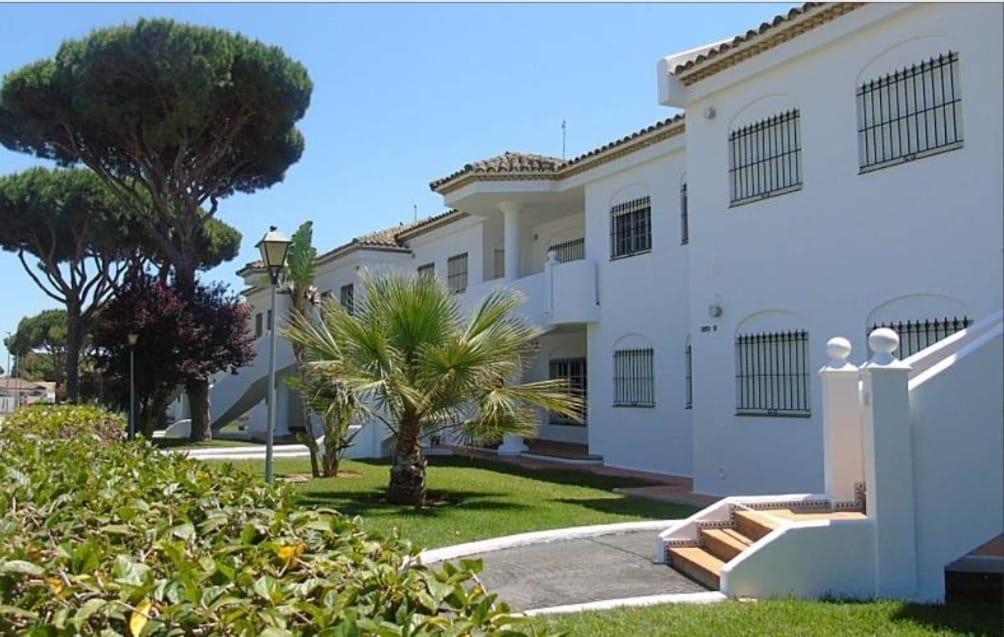 La Barrosa Apartment *